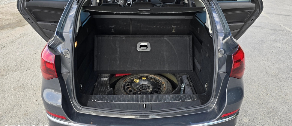 Opel Astra cena 25500 przebieg: 239000, rok produkcji 2014 z Poznań małe 277